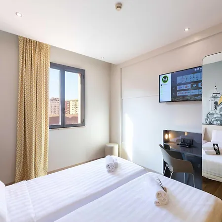 ホテル Tuscolana San Giovanni