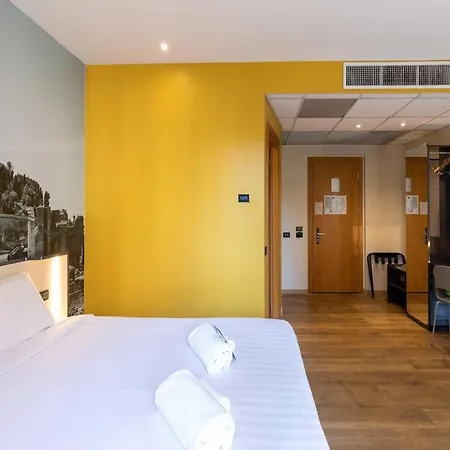 Tuscolana San Giovanni ホテル 3*