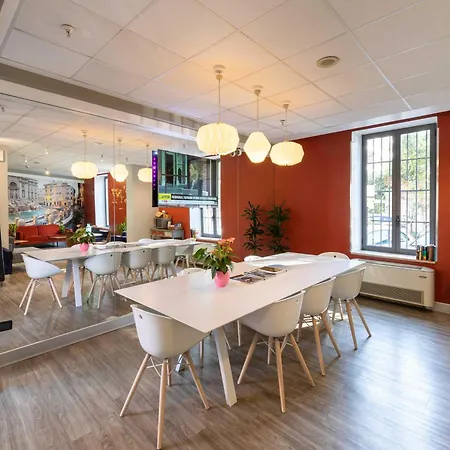 Tuscolana San Giovanni ホテル 3*