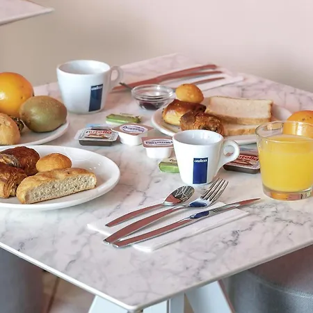 Tuscolana San Giovanni ホテル