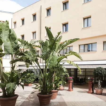 Tuscolana San Giovanni 3* ローマ