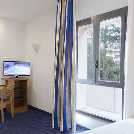 Tuscolana San Giovanni 3*