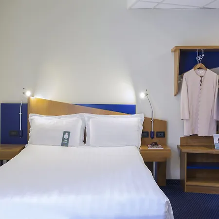 Tuscolana San Giovanni ホテル 3*