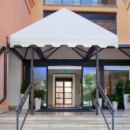 ホテル Tuscolana San Giovanni ローマ